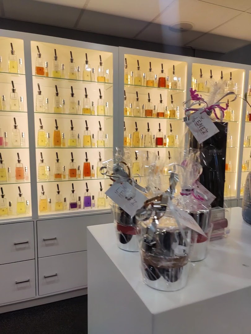 Tapparfumbar Le Nez: clear display of shop products