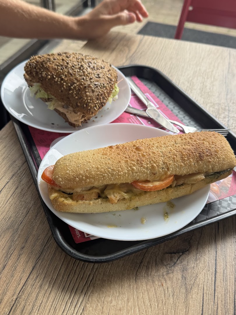 Bakker Bart Kampen: appetizing photo of breakfast food