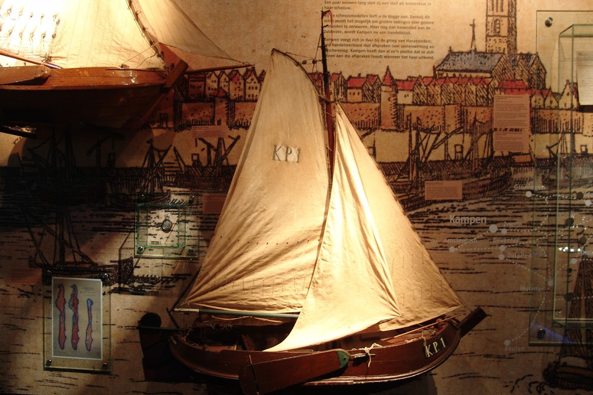 Stedelijk Museum Kampen: clear photo of museum exhibit
