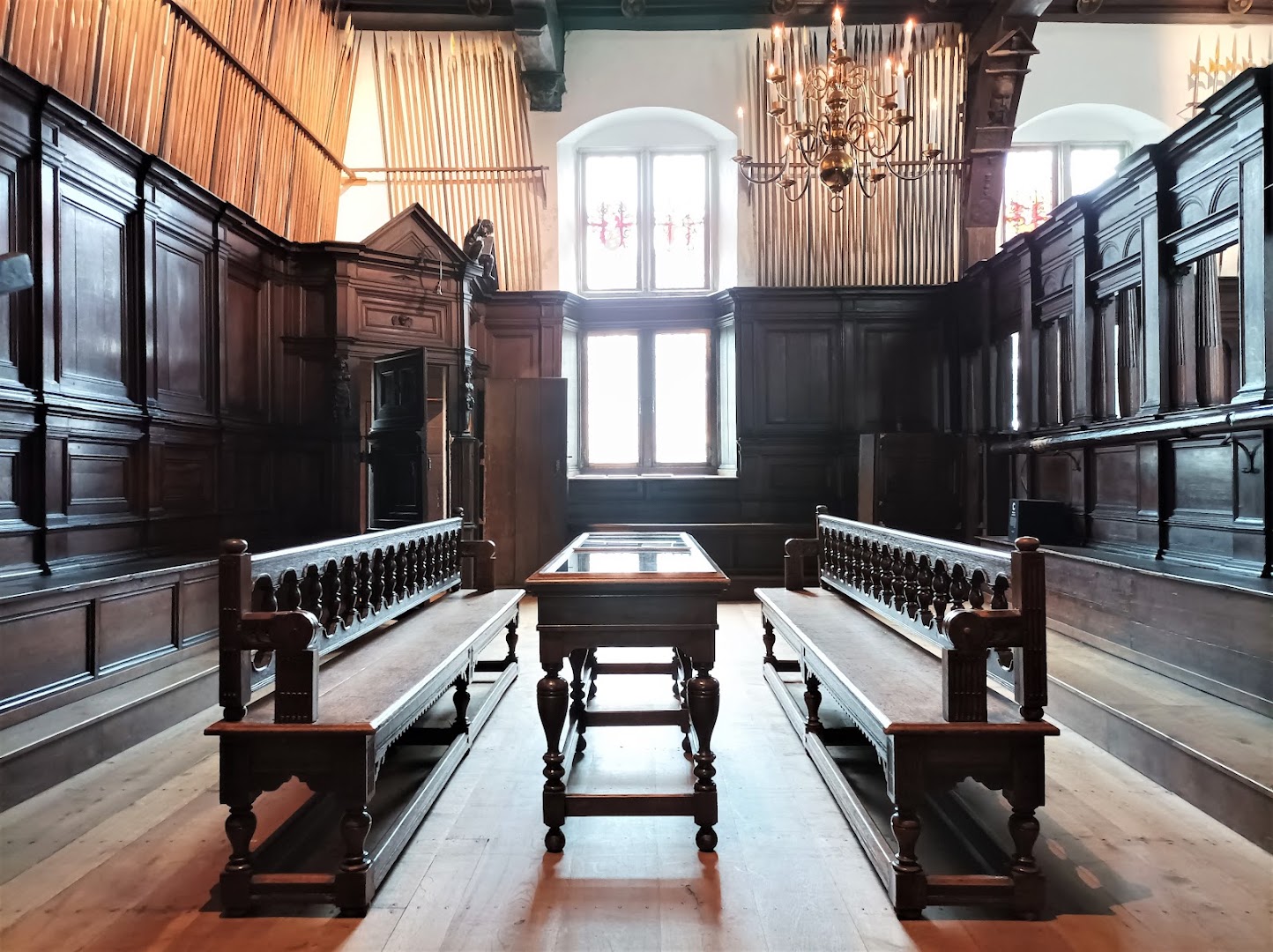 Stedelijk Museum Kampen: high quality interior museum shot
