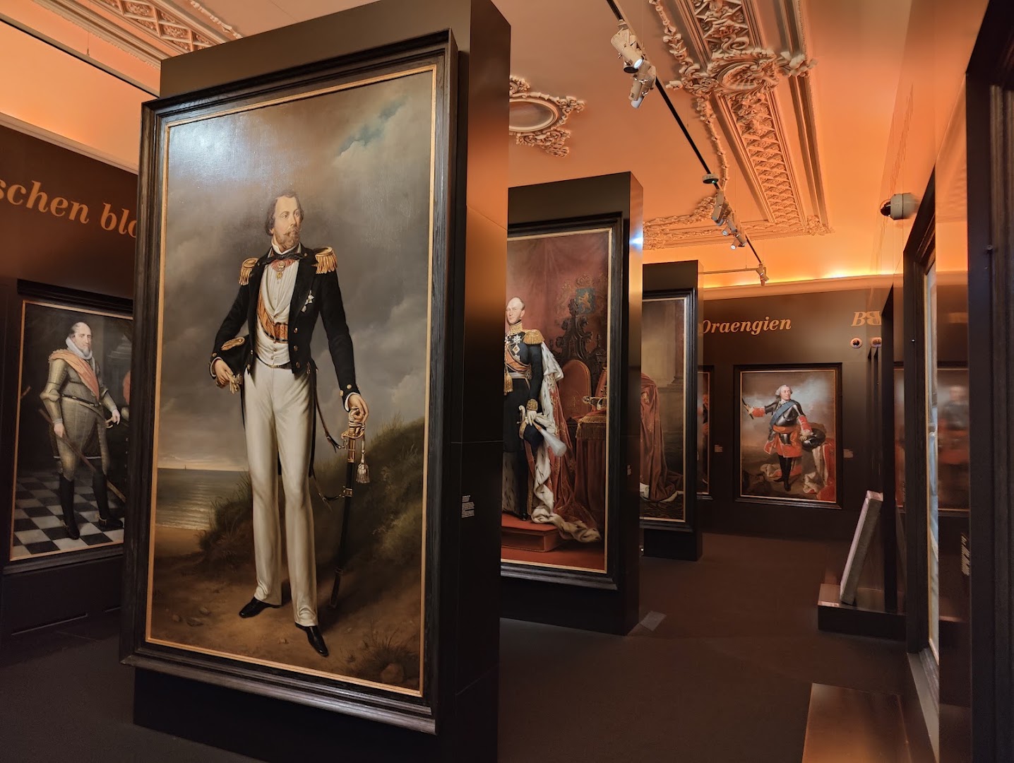 Stedelijk Museum Kampen: high quality museum exhibition photo