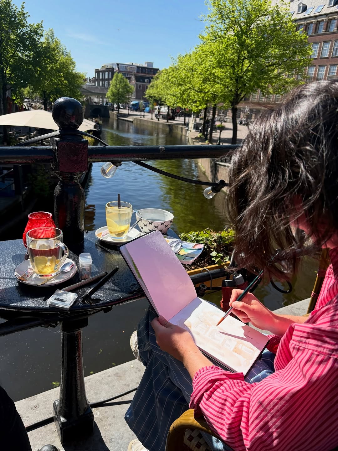 Café Toulouse: inviting atmosphere and scenic view