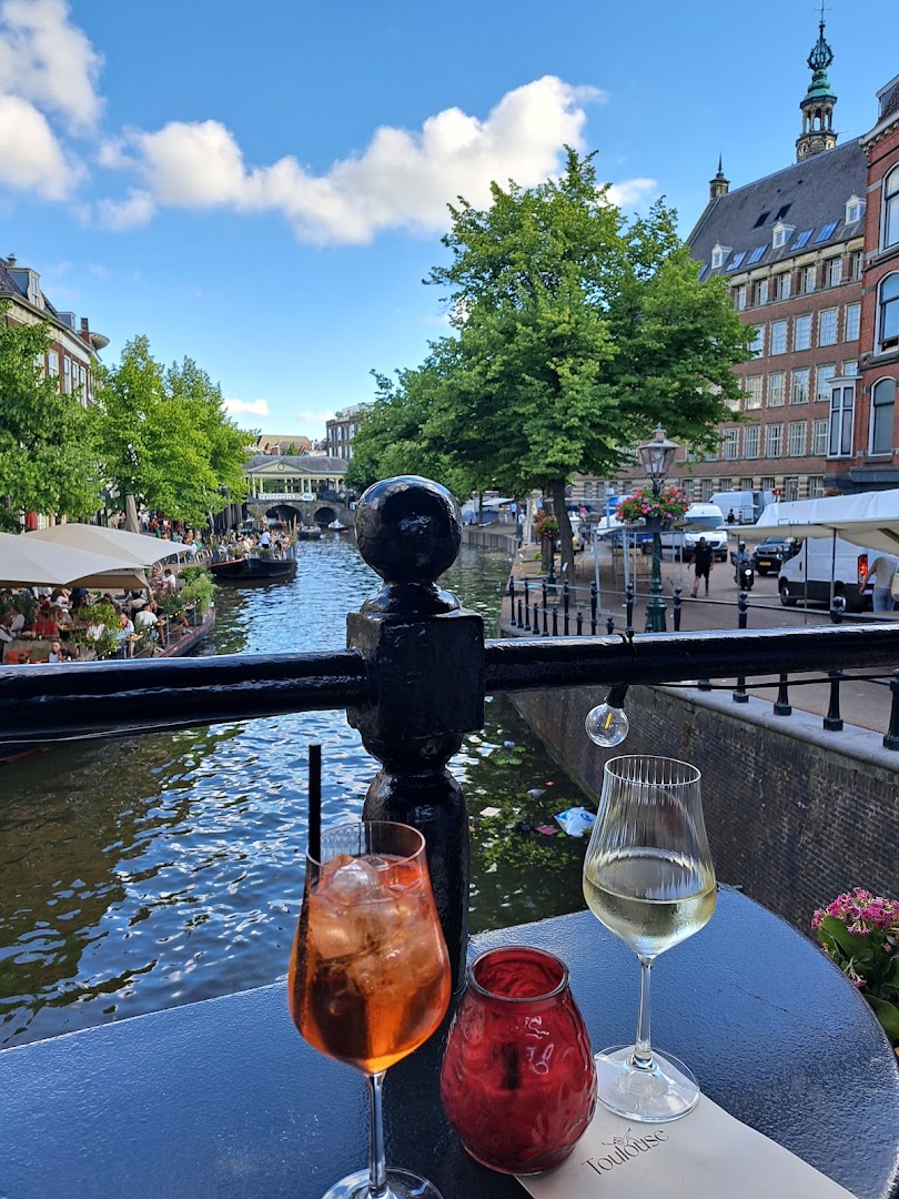 Café Toulouse: beautiful atmosphere and scenic view