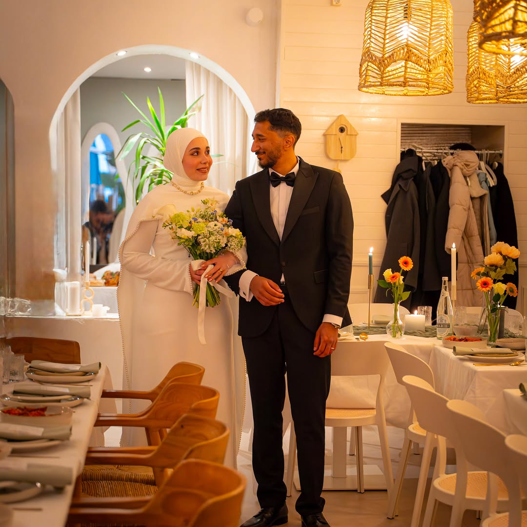 Table & Chairs: professional photo showing venue atmosphere