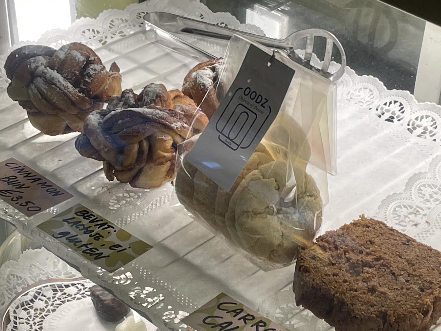 OODZ: clear display of shop products