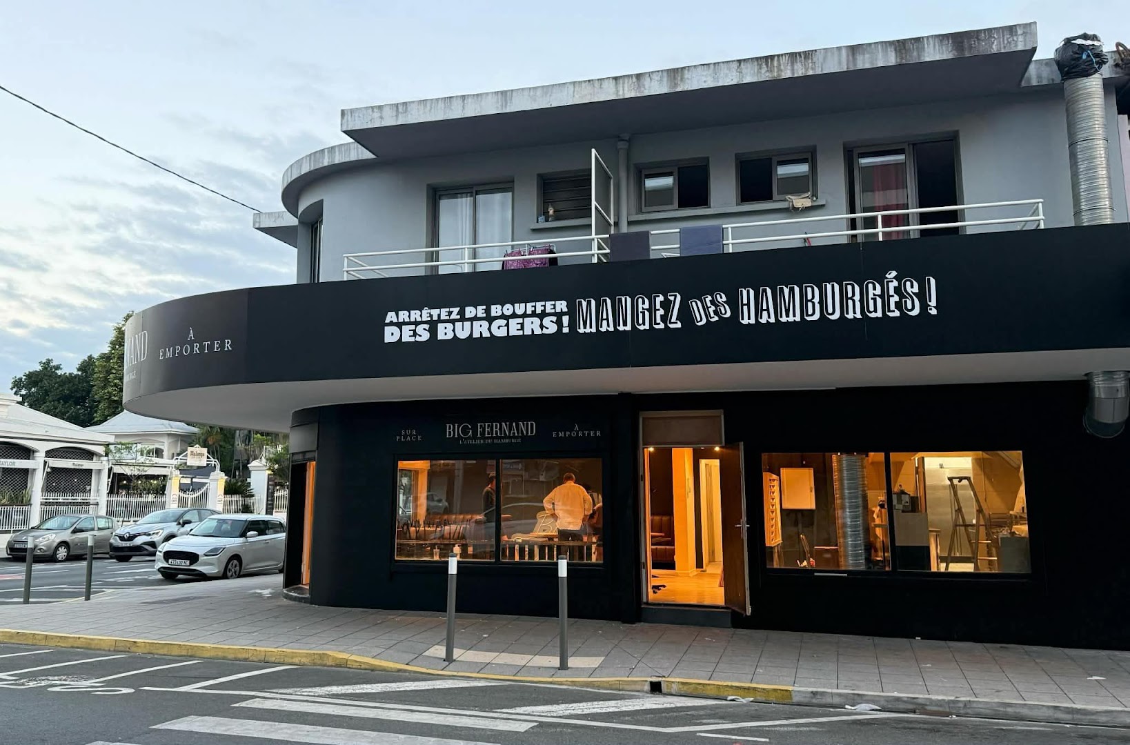 Big Fernand Nouméa: clear exterior shot of restaurant
