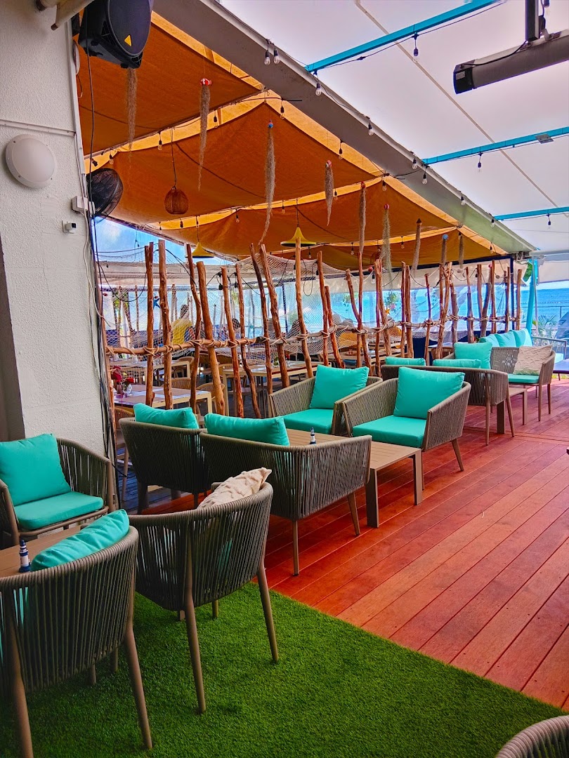 Blue Lagoon: inviting and clear venue atmosphere