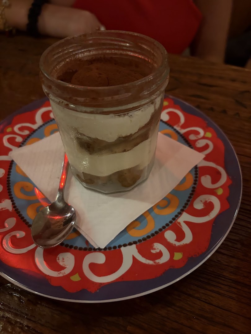 Cocotte: appetizing photo of restaurant dessert