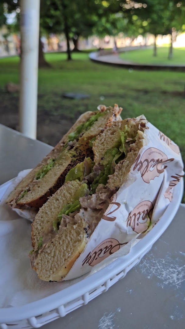 Daily Café - Bagels & Donuts: appetizing photo of cafe food