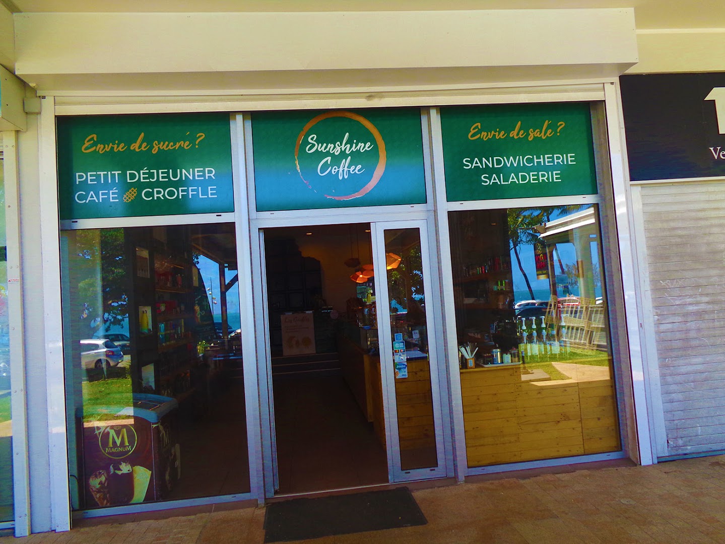 Sunshine Coffee: clear storefront showing venue entrance