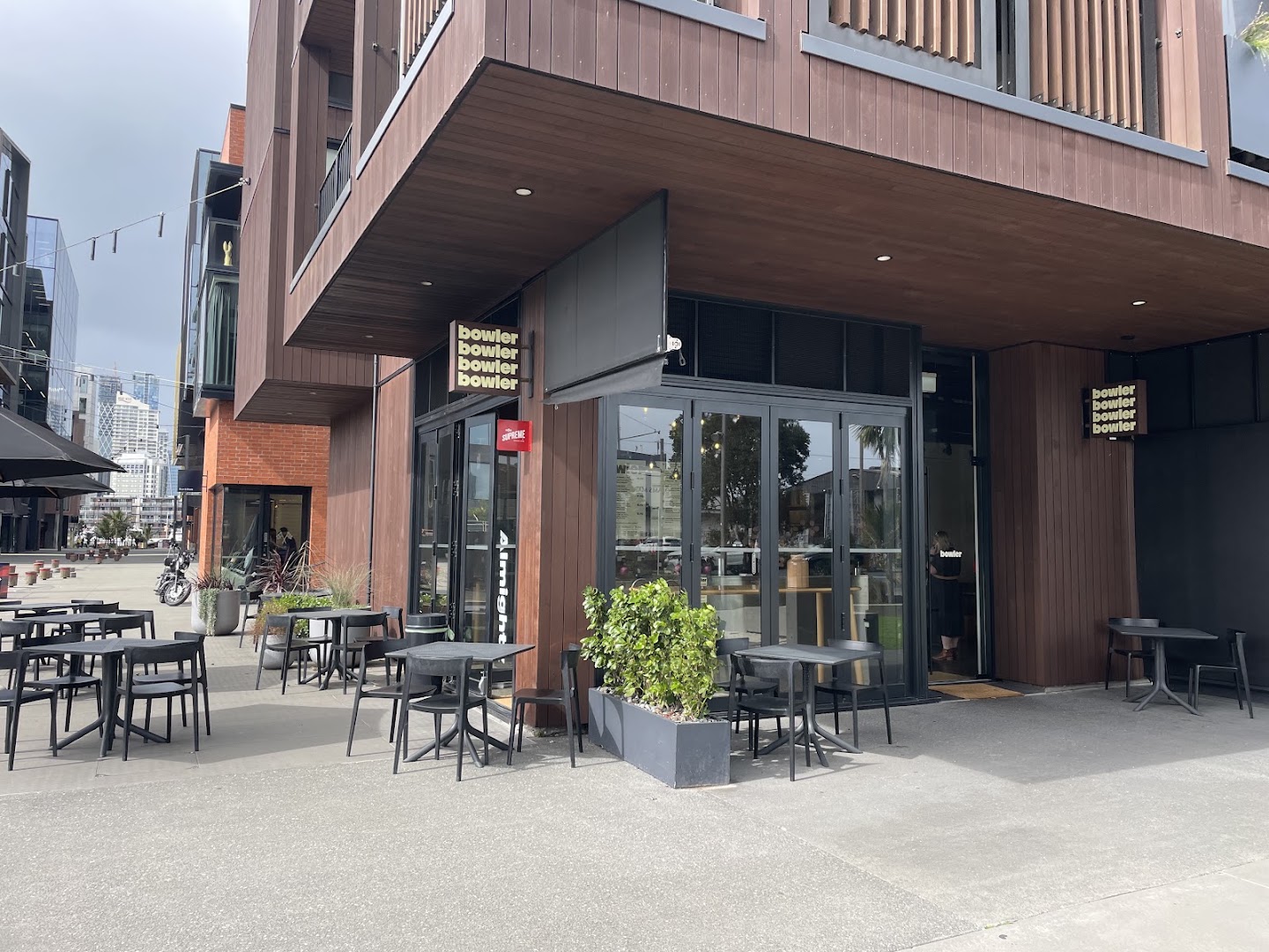 Bowler: clear photo of venue exterior