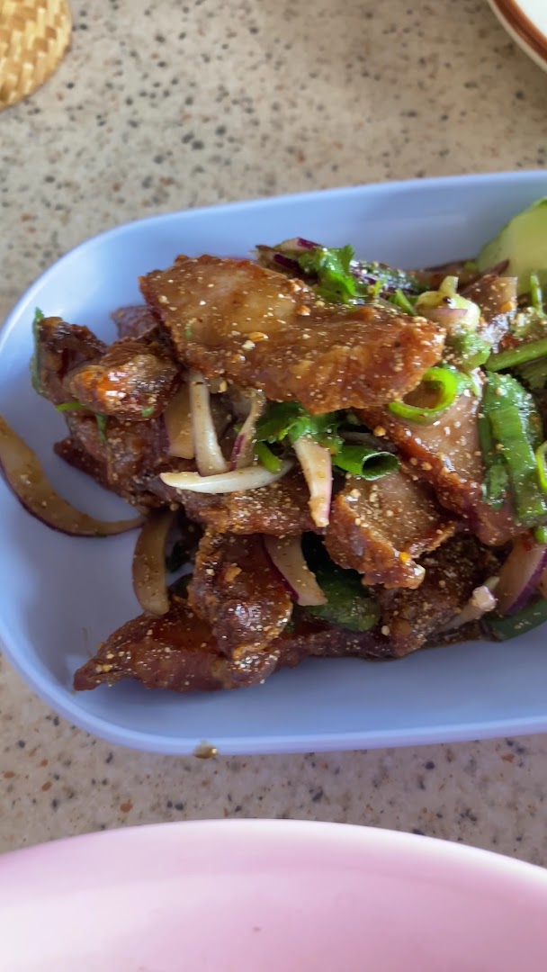 Esarn Rocket: appetizing photo of restaurant food