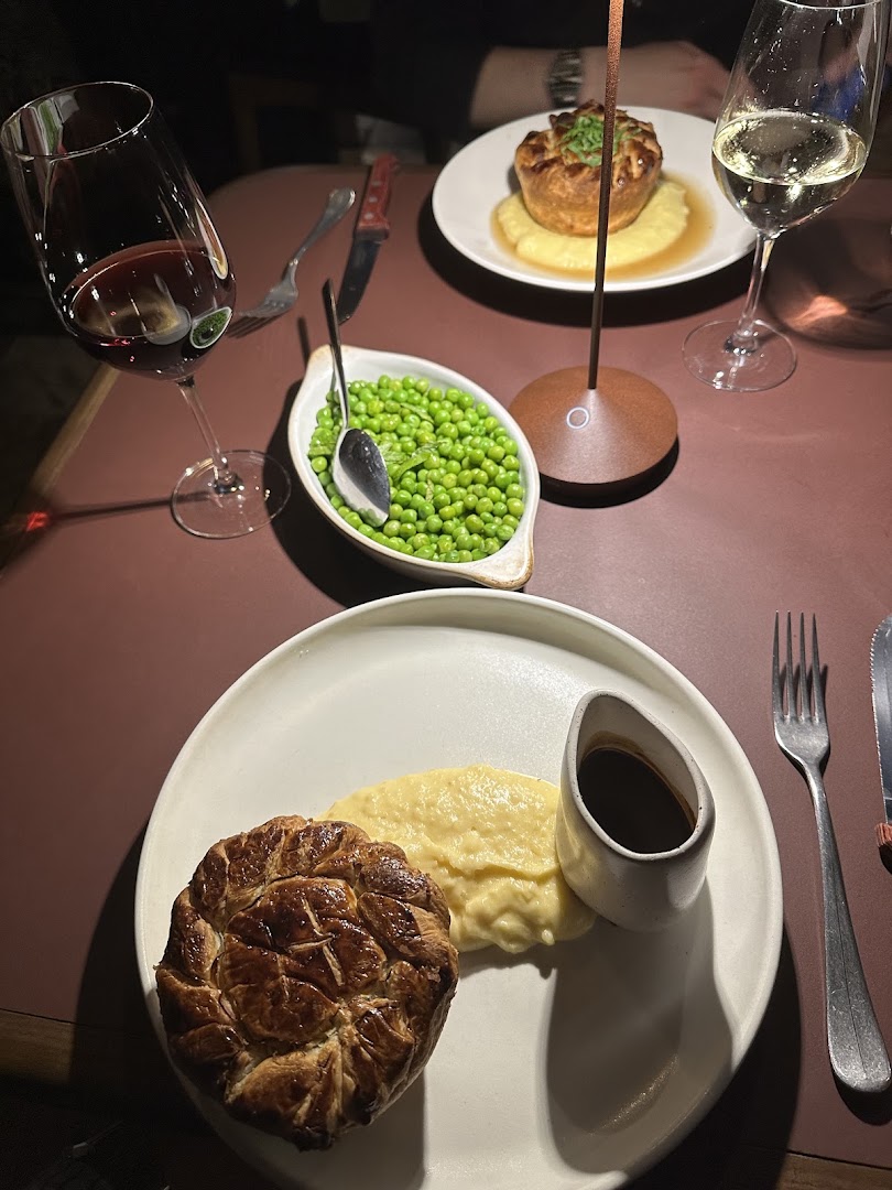 Pie & Pinot: appetizing, high-quality food photography