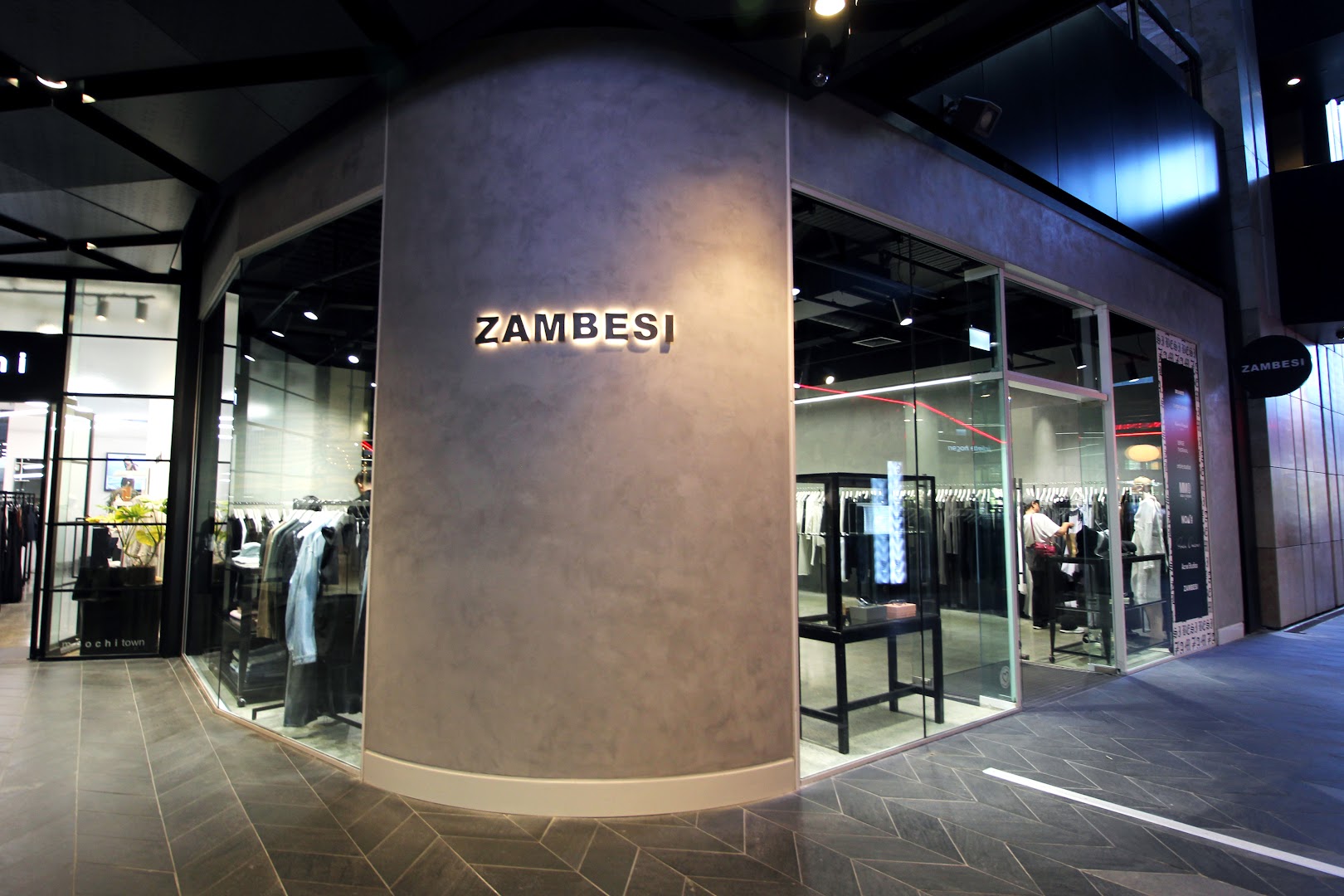 Zambesi: professional storefront photo