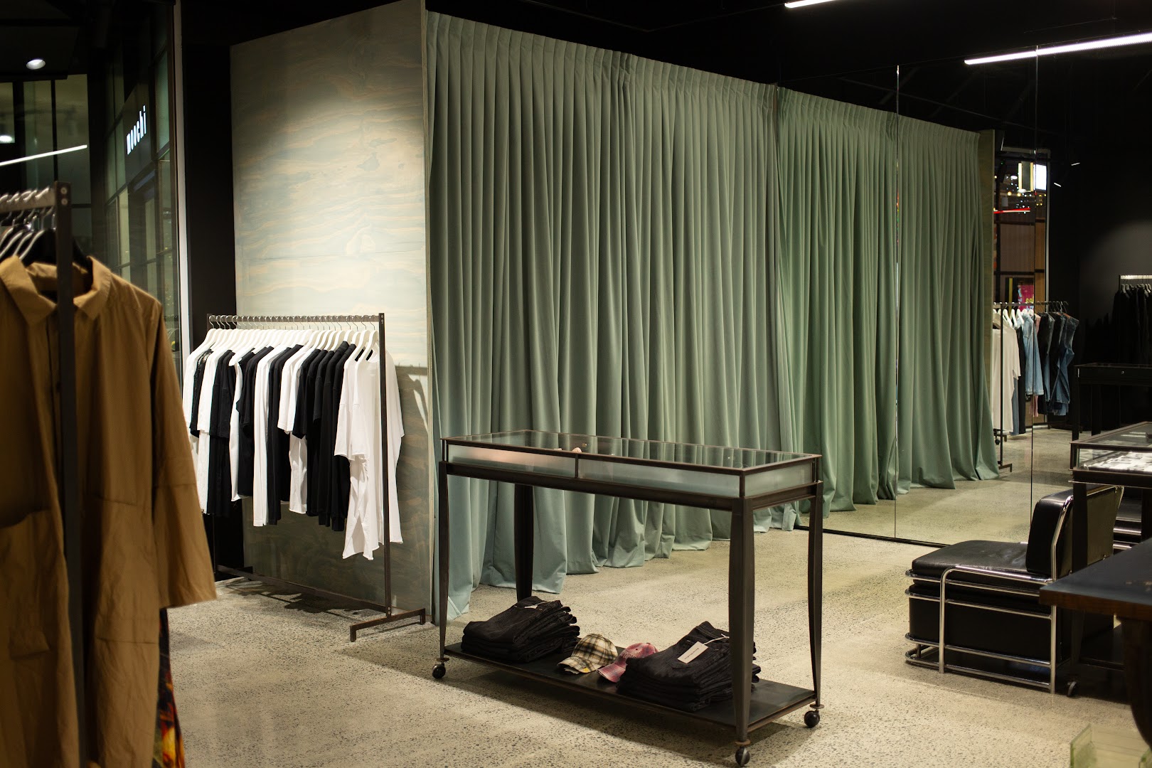 Zambesi: clear, professional shop interior photo
