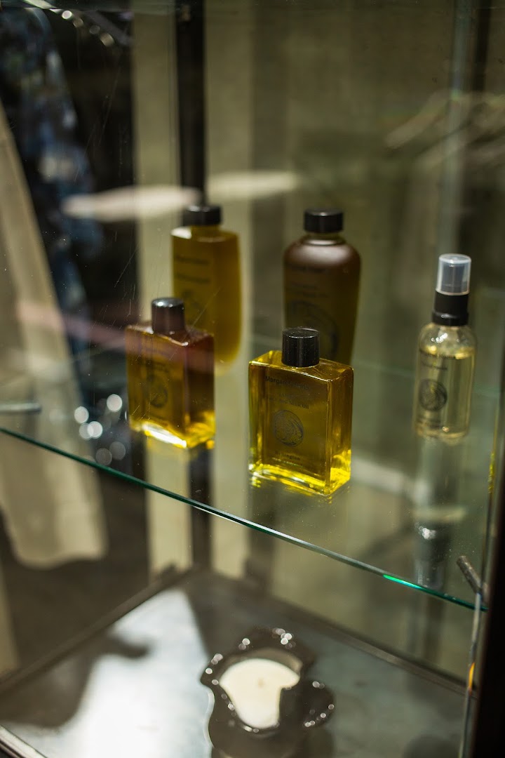 Zambesi: clear product display photo
