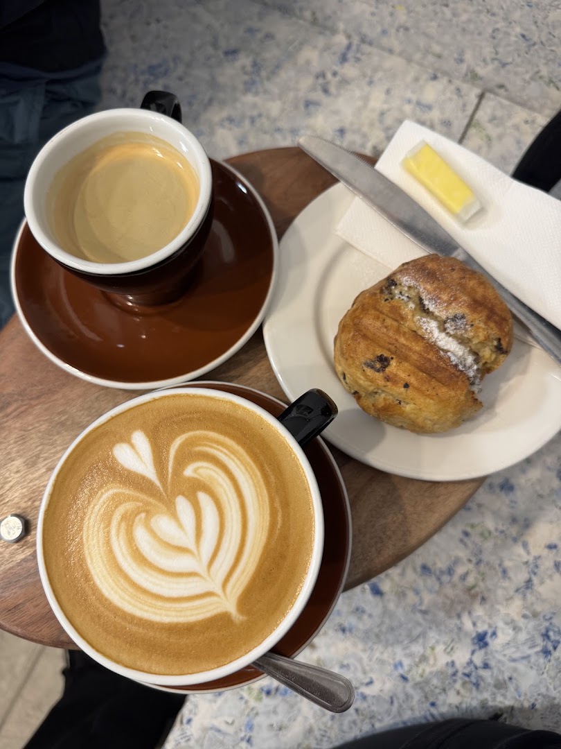 Odds Coffee: appetizing, high-quality food photography