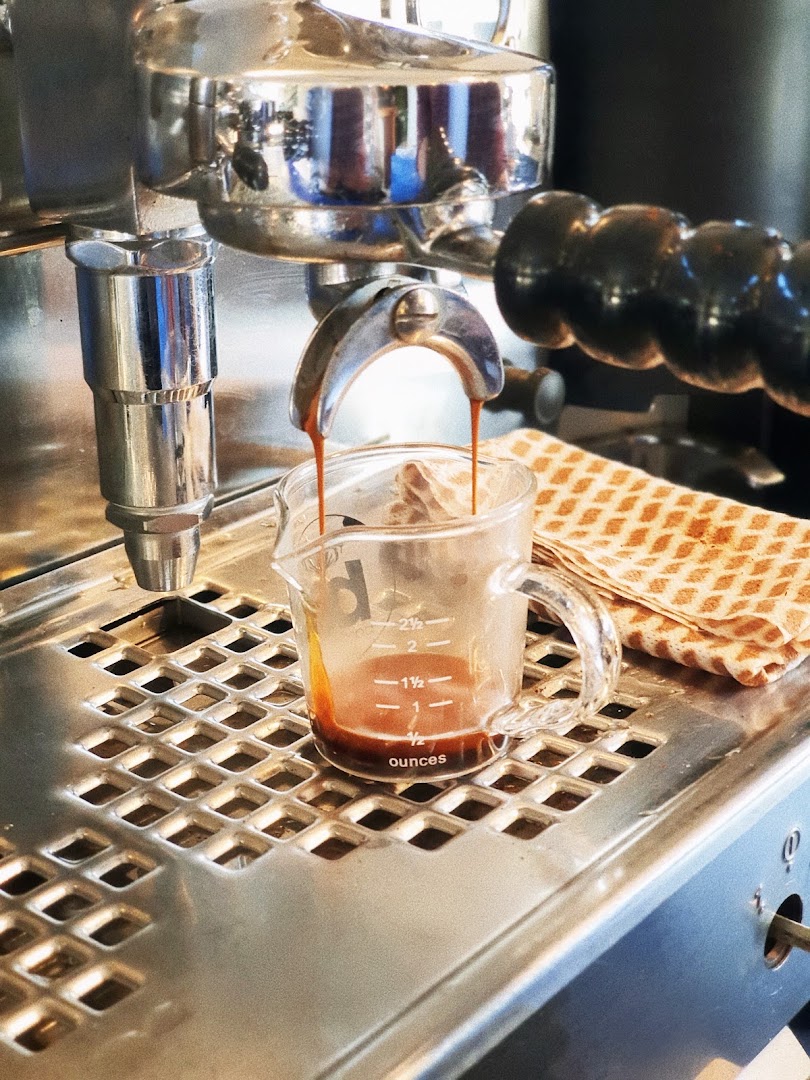 Odds Coffee: high quality espresso extraction shot