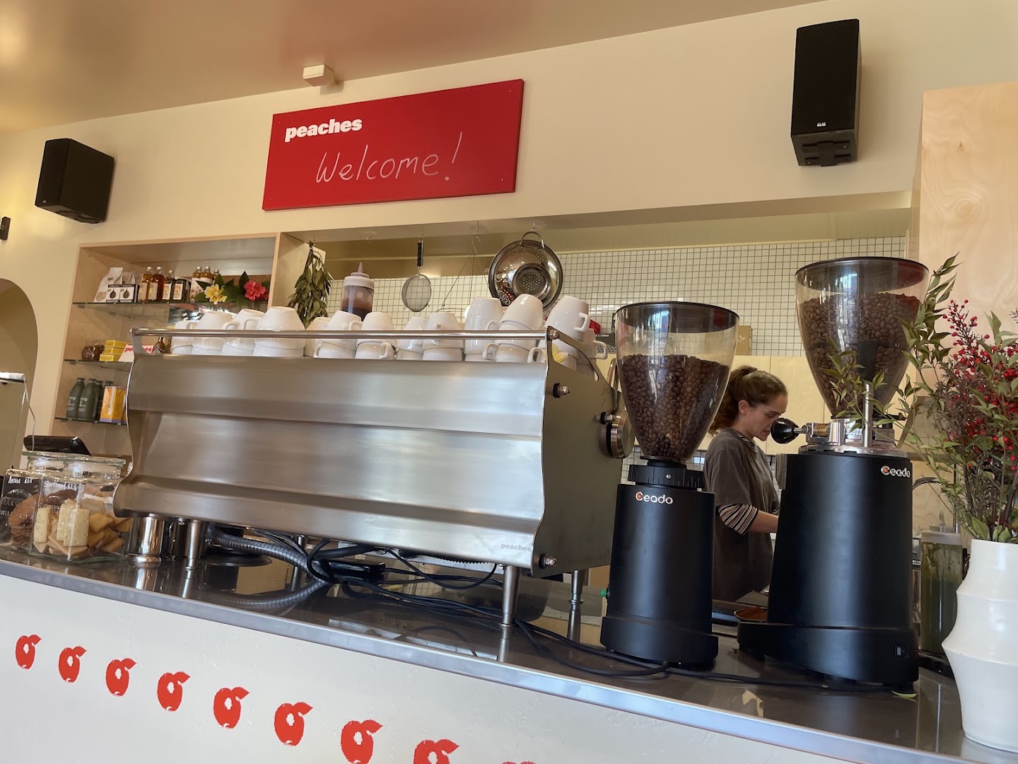 Peaches: clear shot of cafe interior