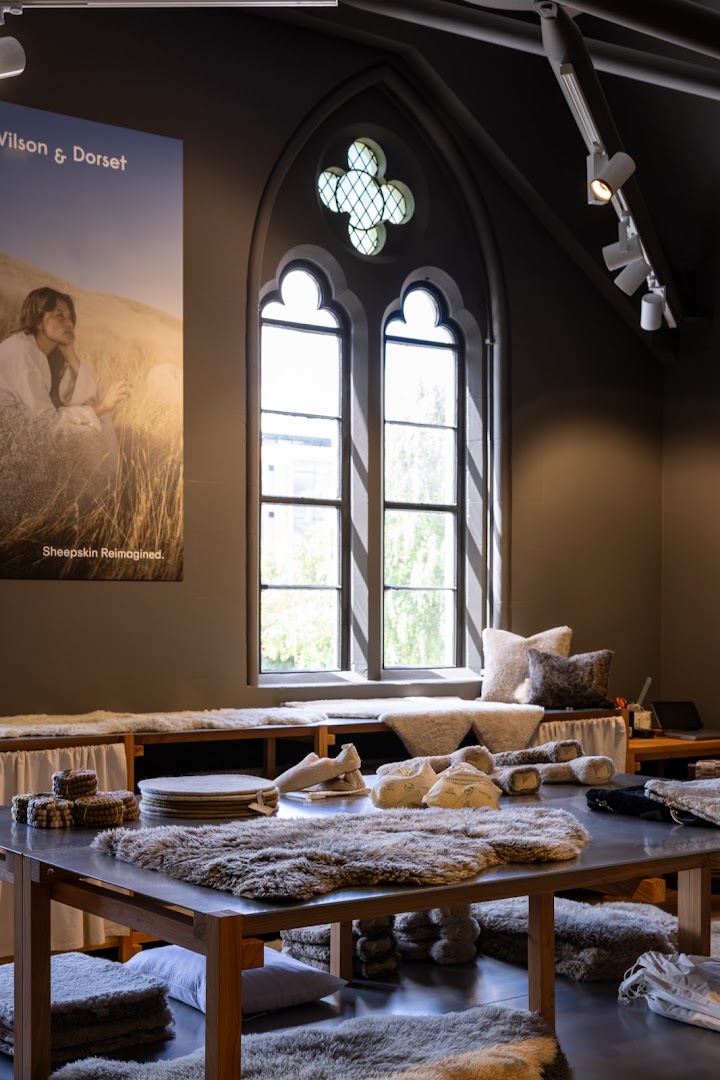 Wilson & Dorset: professional interior shop display photo
