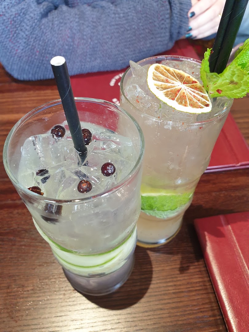 Fanny's: appetizing photo of restaurant drinks