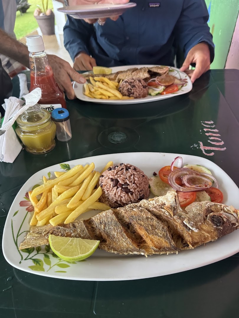 Bar Victoria's: clear photo of restaurant food