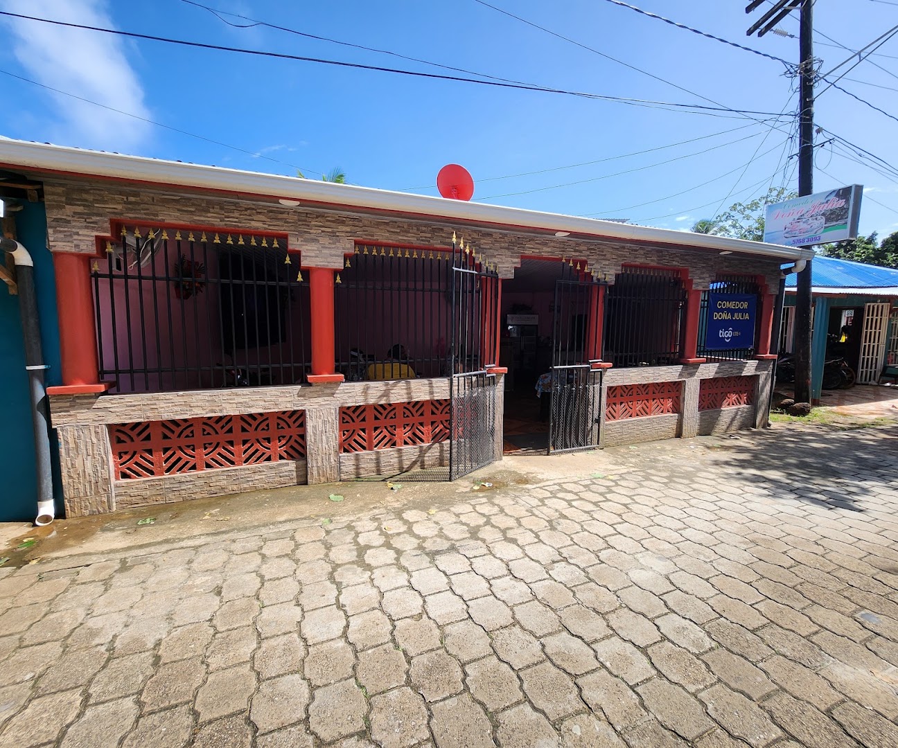 Comedor Doña Julia: clear exterior view of restaurant