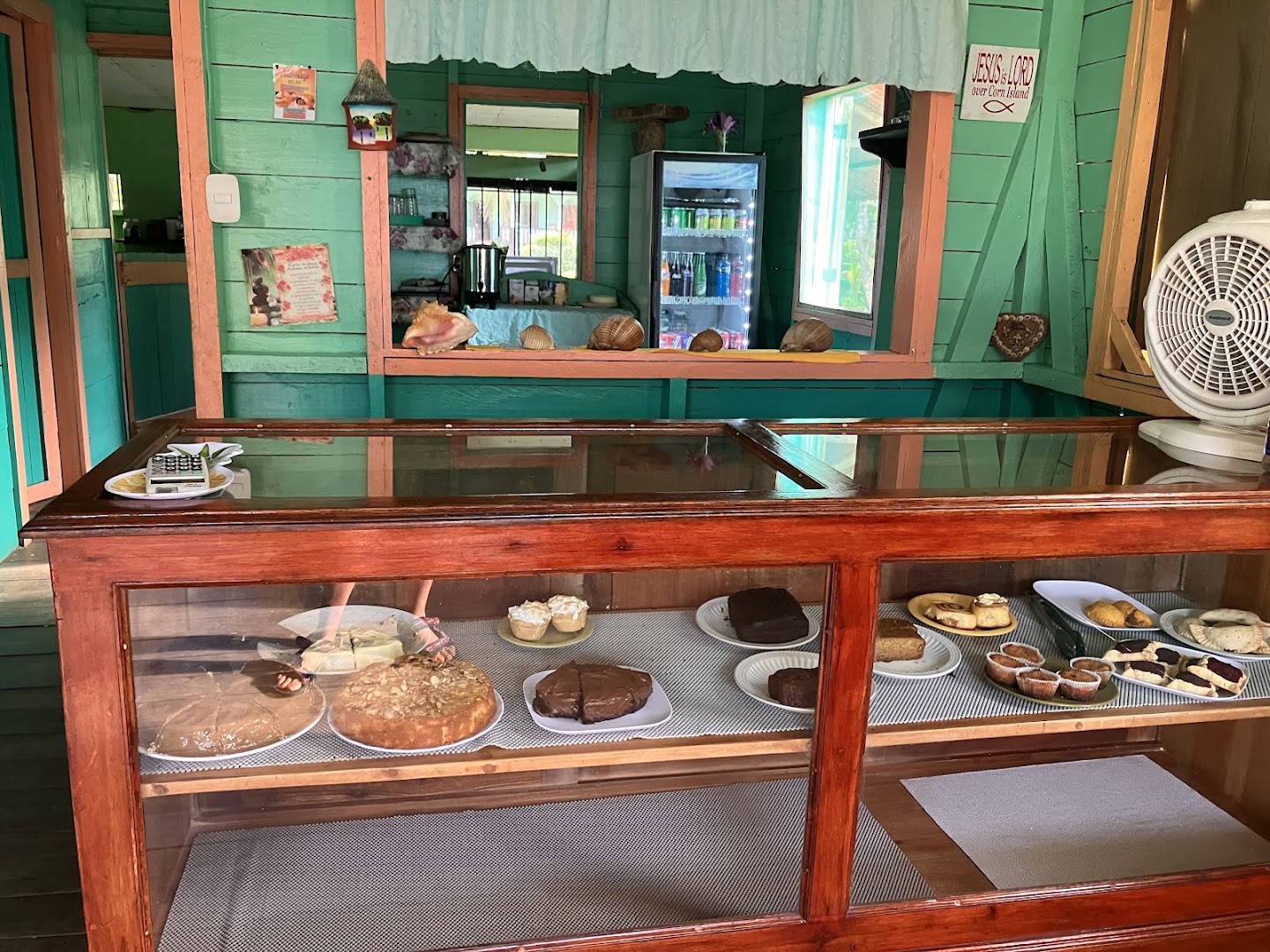 Island Bakery & Sweets: clear display of bakery items