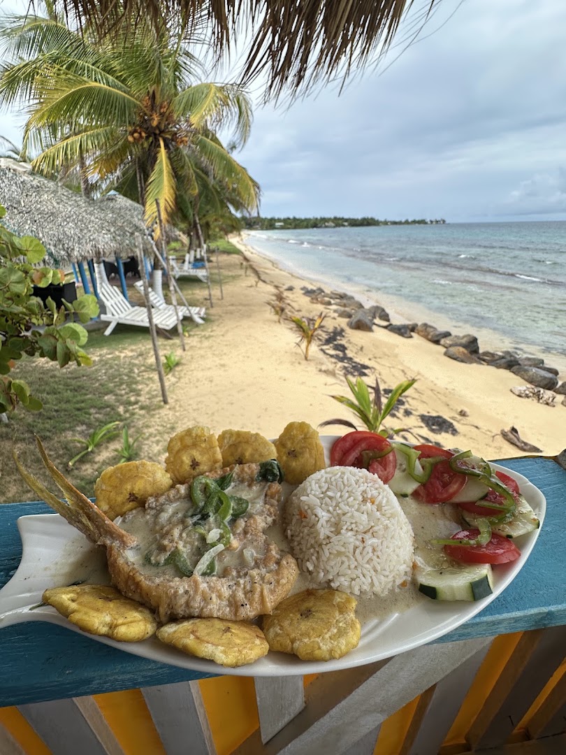 Island Style Beach Bar & Restaurant: appetizing food with beautiful scenery
