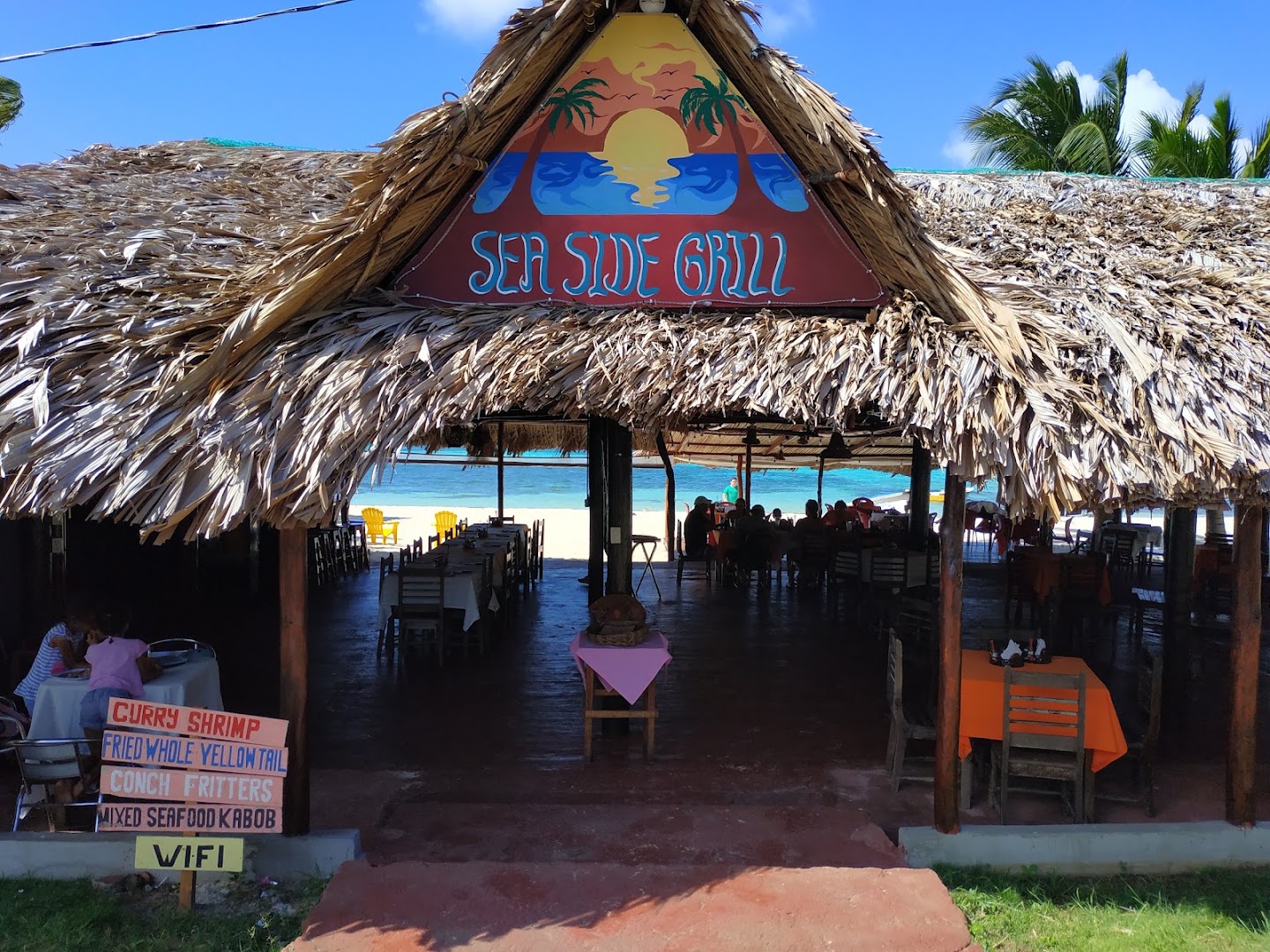 Sea Side Grill: inviting exterior view of restaurant