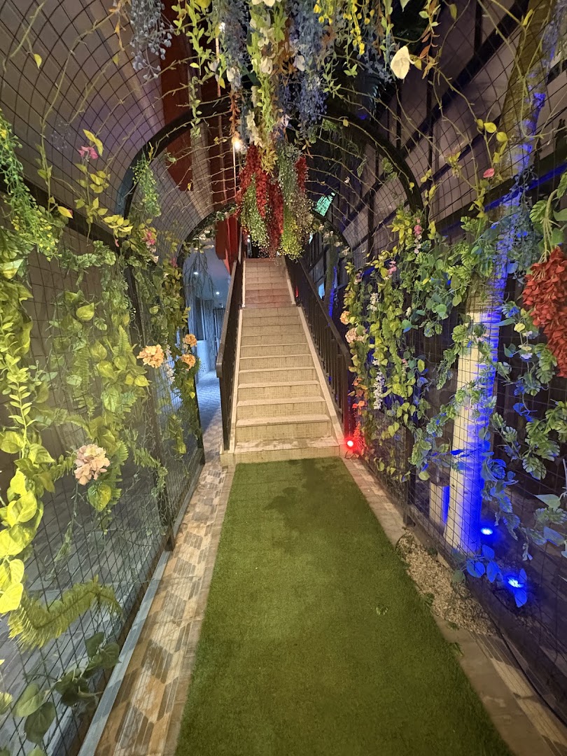 Absolutto Rooftop & Restaurante: attractive and well-lit venue entrance
