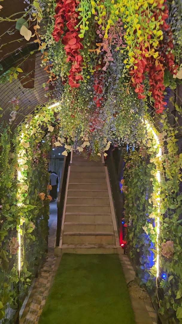 Absolutto Rooftop & Restaurante: attractive venue interior and decor