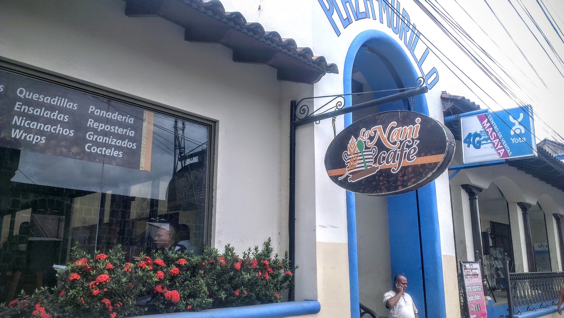 La Nani Café: clear exterior shot with signage