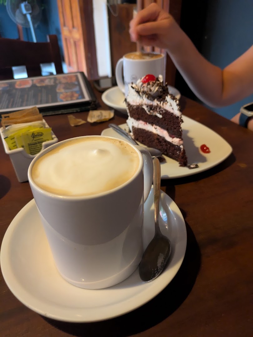 Restaurante Kaffe Café: appetizing food and coffee presentation