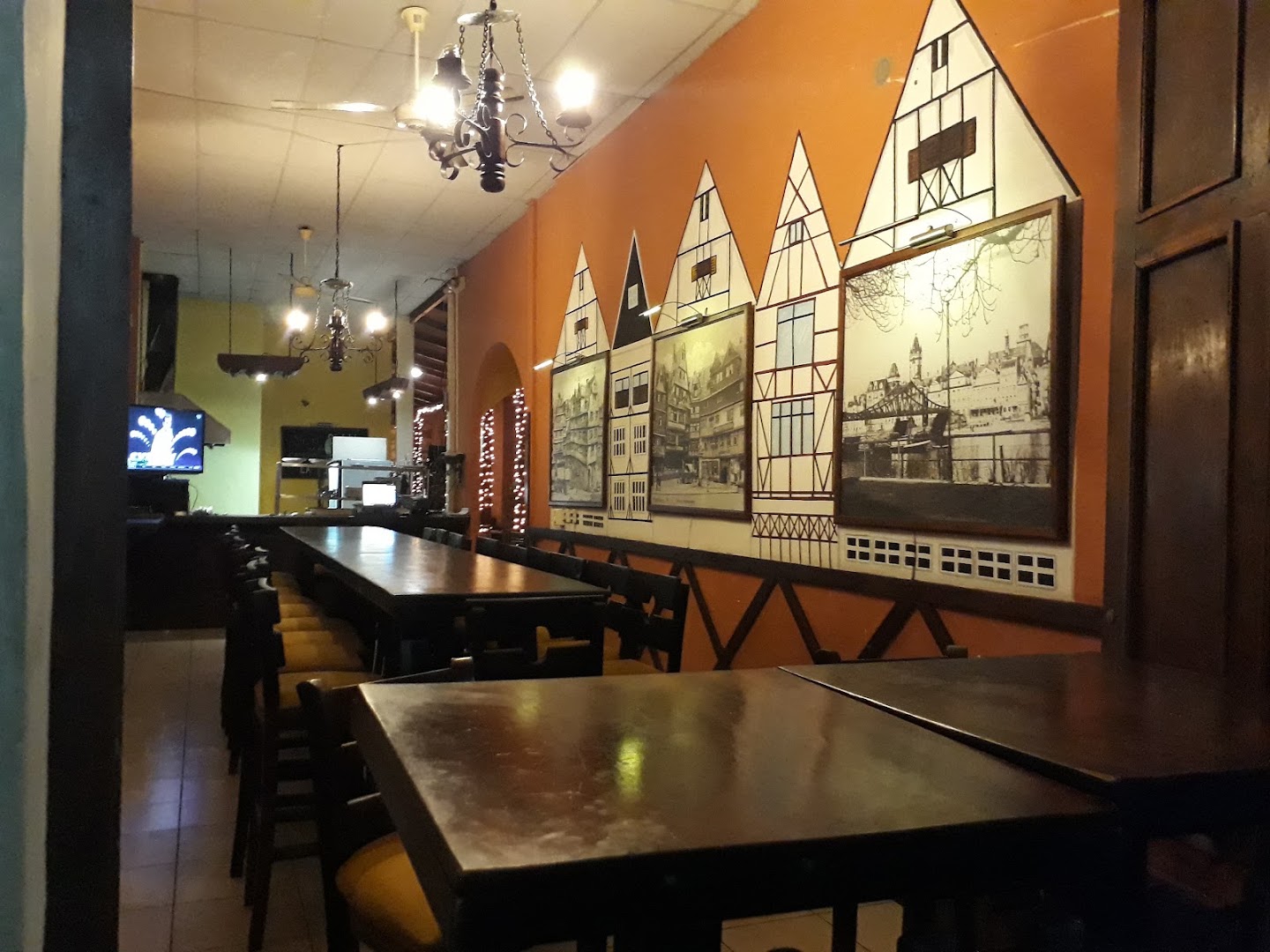 Restaurante Kaffe Café: clear view of venue interior