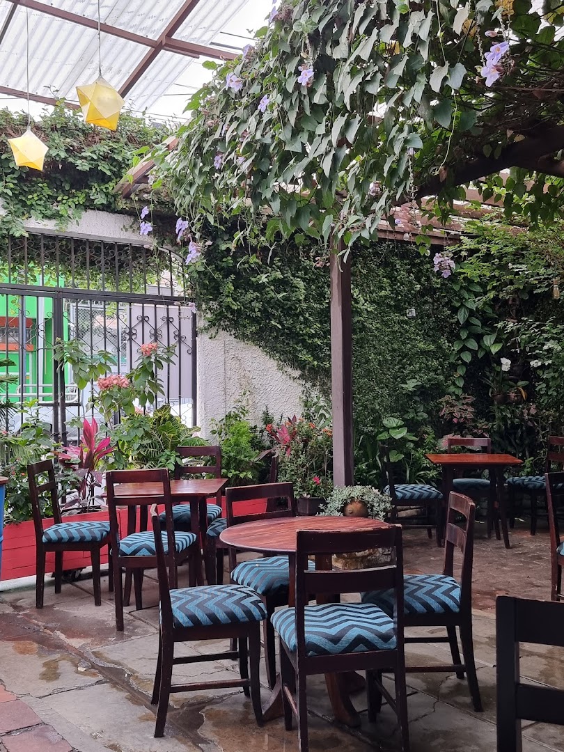 Gato Blanco: attractive and inviting restaurant terrace