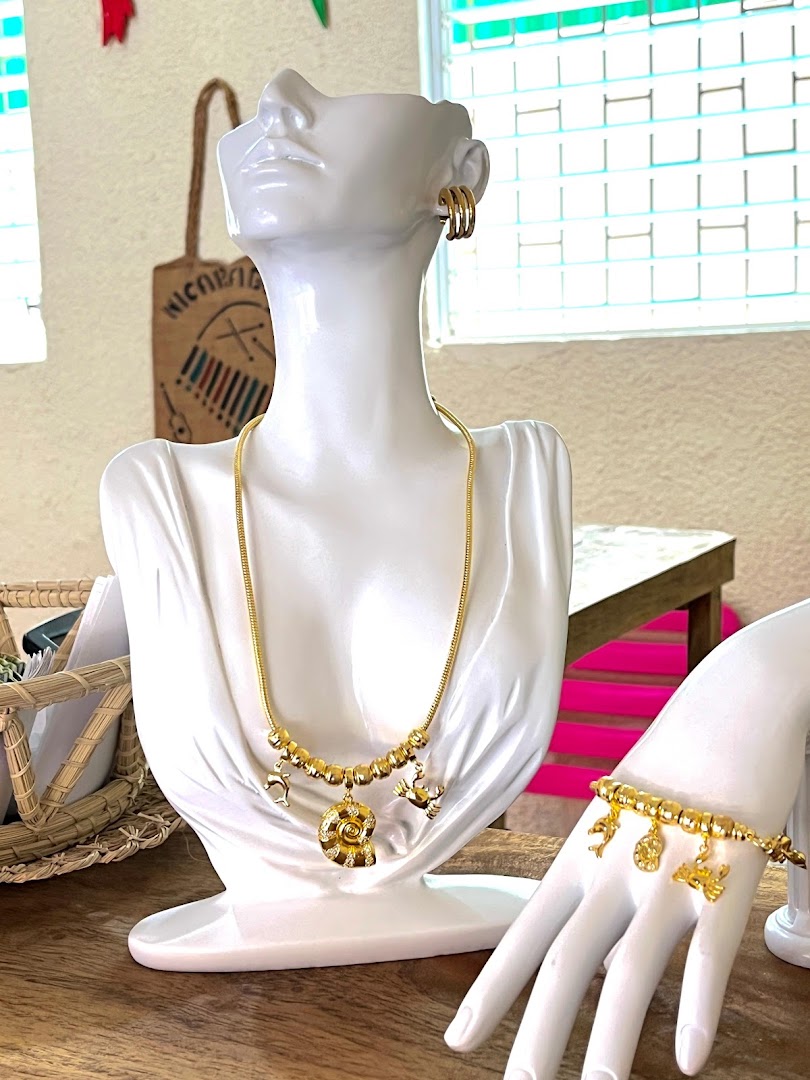Alma de Ometepe: clear product display photo