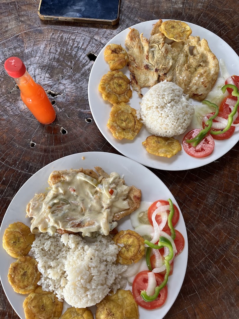 Comedor Julia's: appetizing, clear food photography
