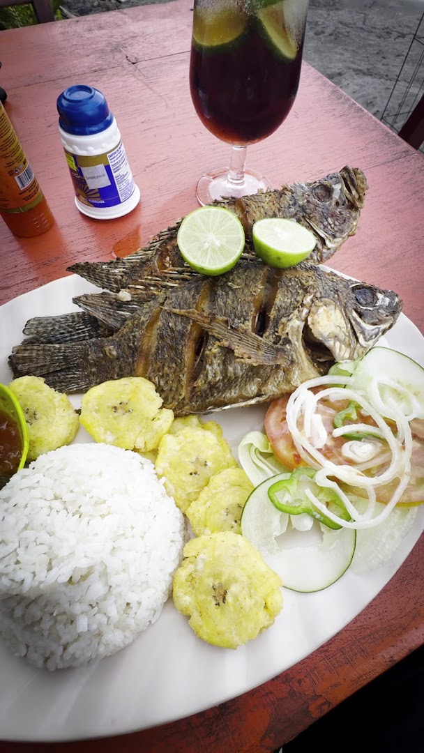 Comedor Julia's: appetizing photo of restaurant food