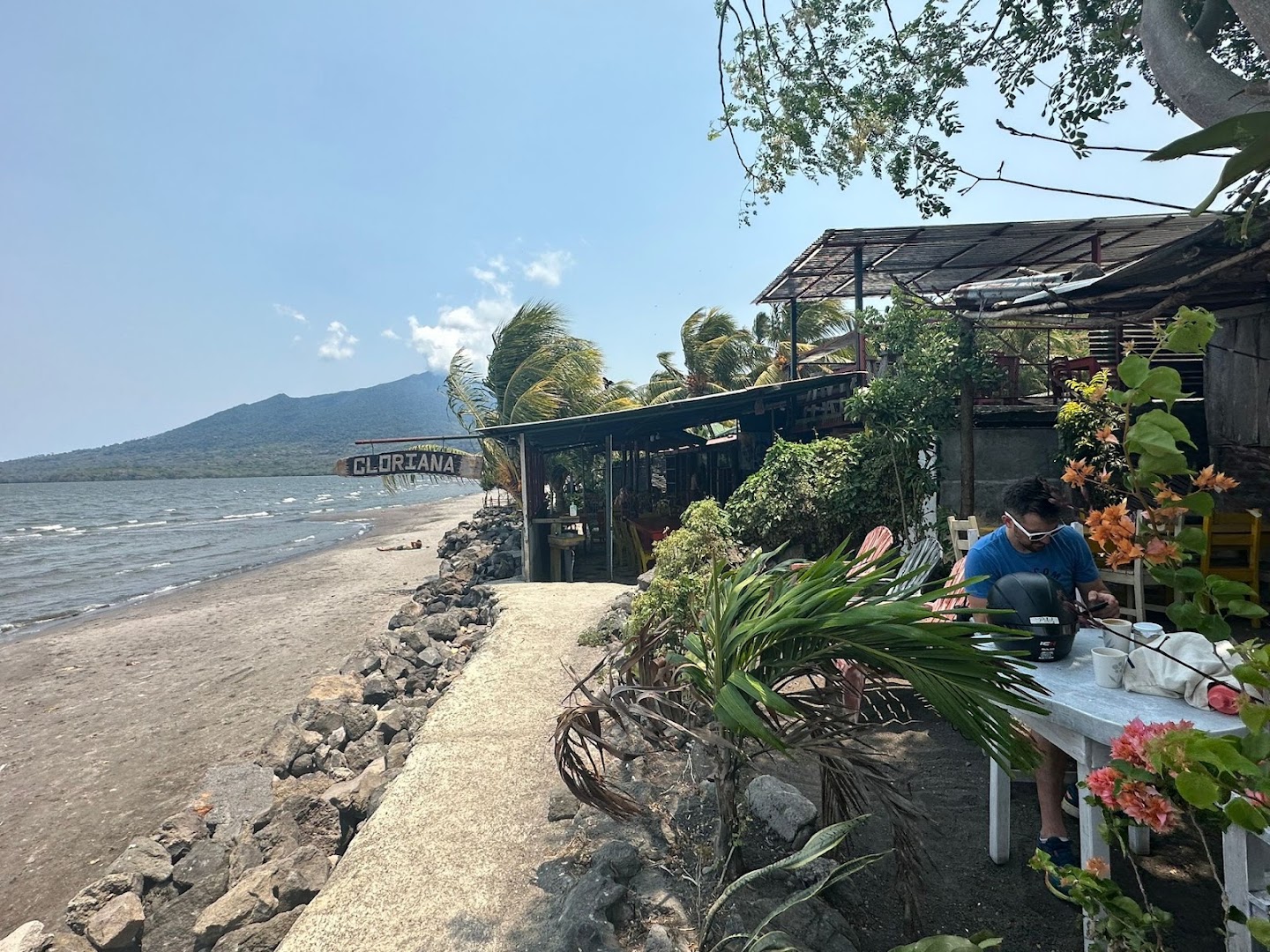 Comedor Julia's: attractive restaurant beach setting