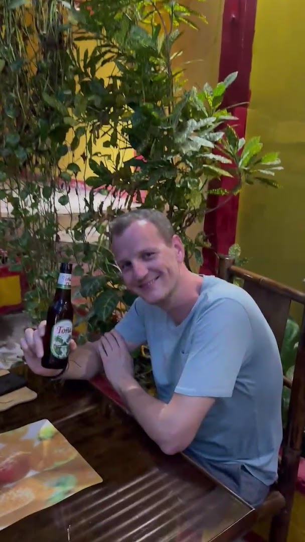 El Picante Mexican Restaurant: customer enjoying the restaurant atmosphere