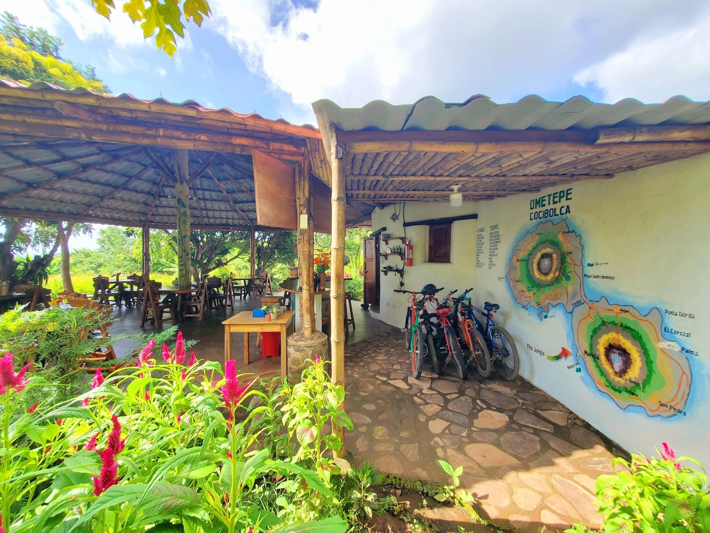 The Jungle: inviting and clear venue atmosphere