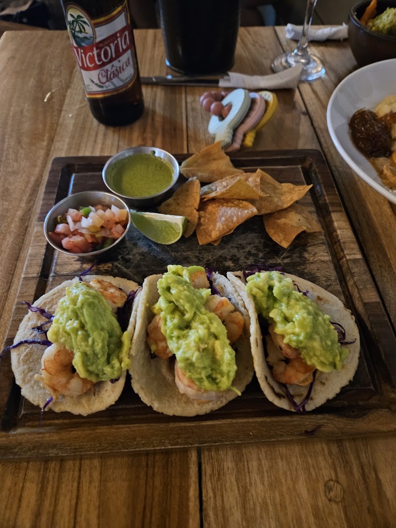 Dale Pues: appetizing photo of served food