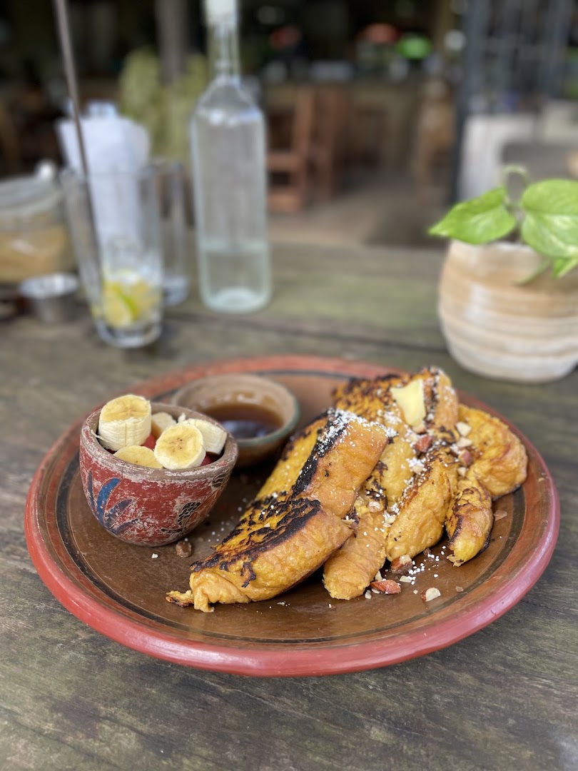 Peace & Cake: appetizing photo of brunch food