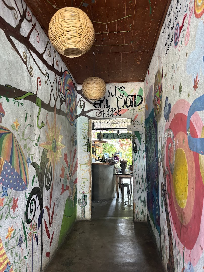 Simon Says Smoothie Bar: unique venue interior atmosphere