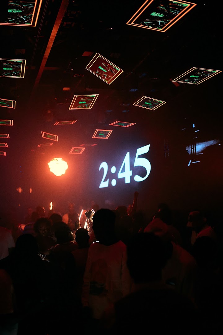 245 Lagos: bar's vibrant atmosphere