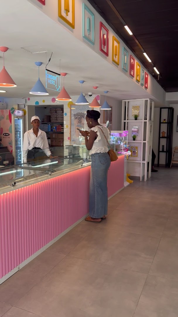 Frosty Pops: clear view of venue interior