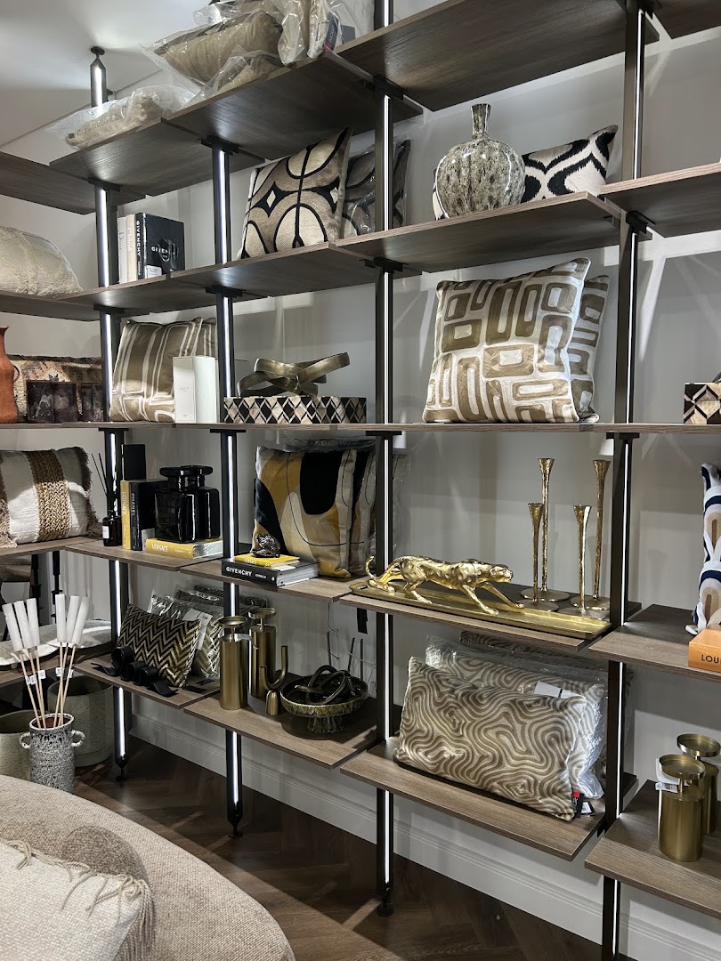 Ile Oja Victoria Island: clear display of shop products