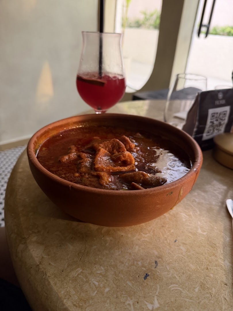 Rora Lagos: appetizing food and drink presentation