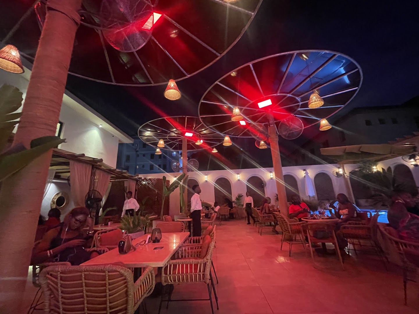 Rora Lagos: inviting atmosphere of the venue